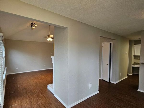 1205 Old Barn Lane , Mesquite, TX 75149