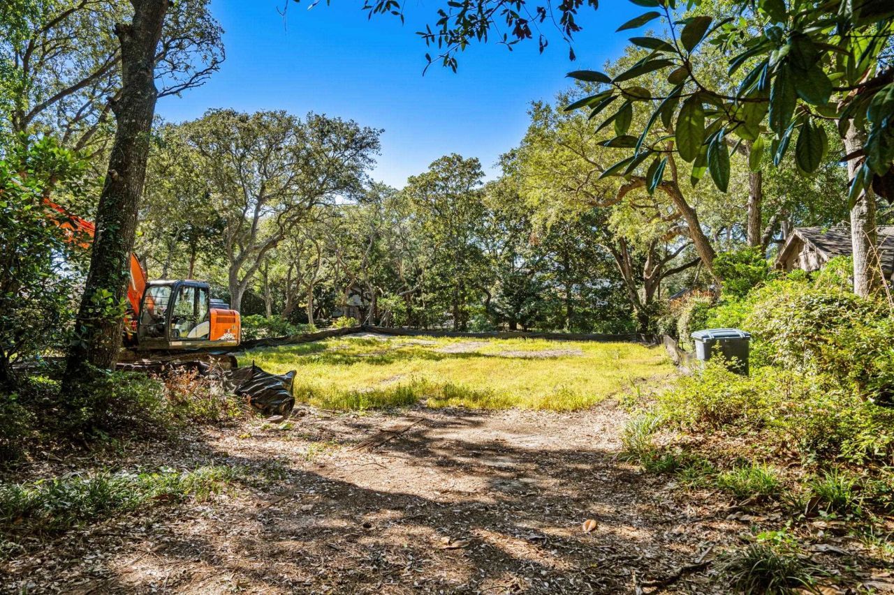 203 82nd Ave. N Photo 1