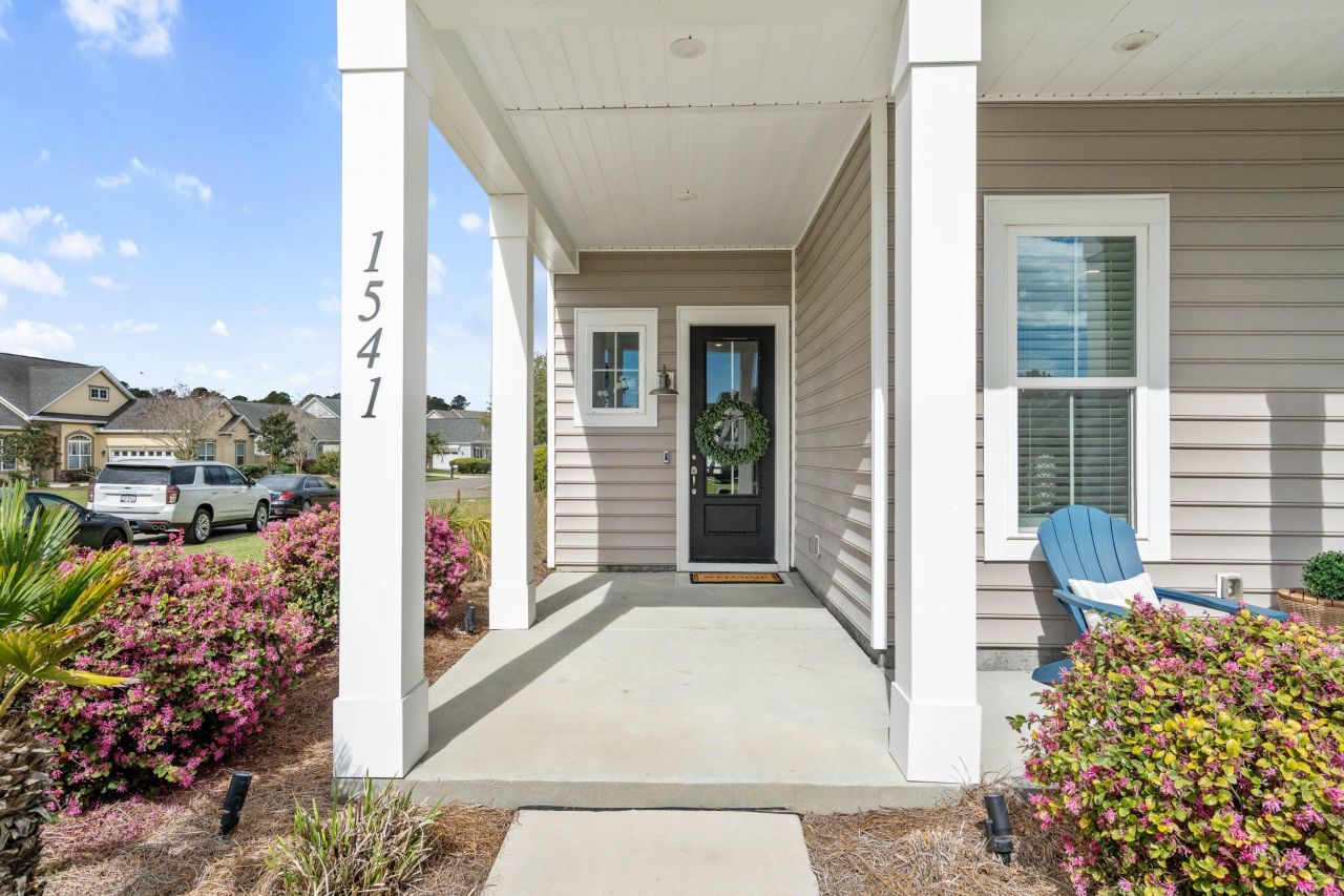 1541 Club Way Photo 10