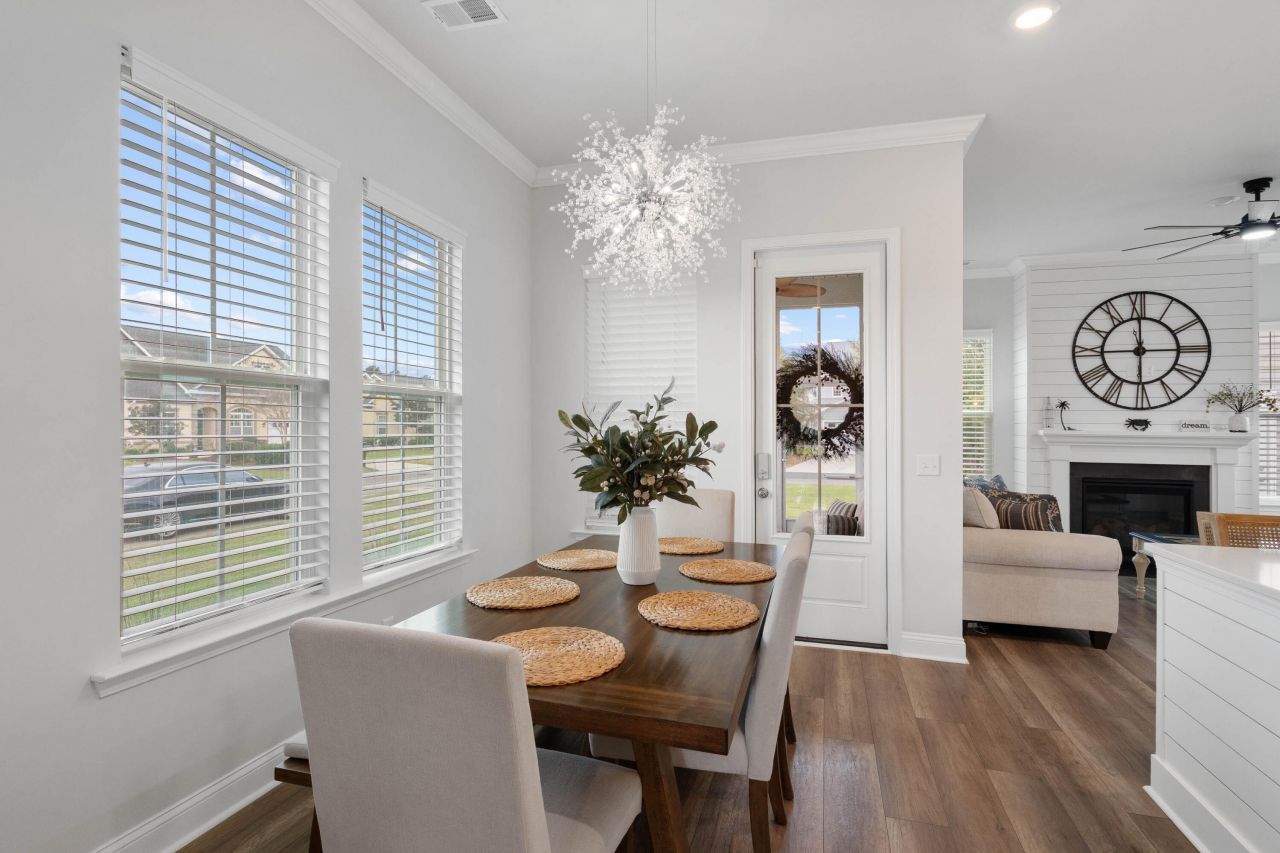 1541 Club Way Photo 21