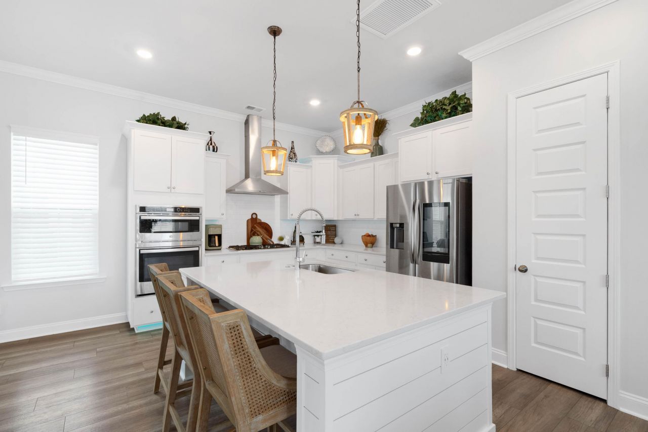 1541 Club Way Photo 24