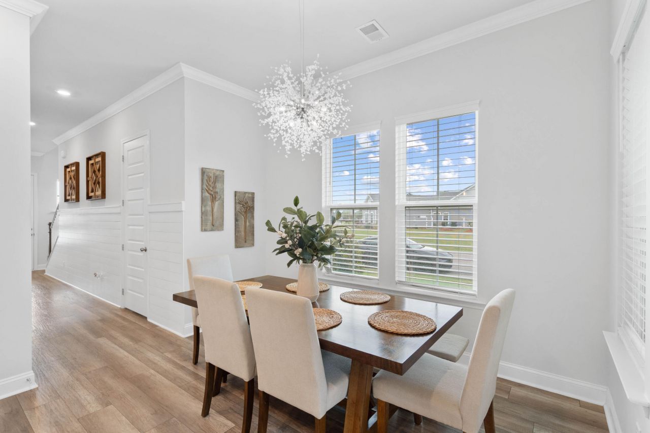 1541 Club Way Photo 25