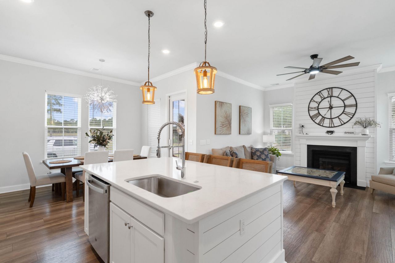 1541 Club Way Photo 28