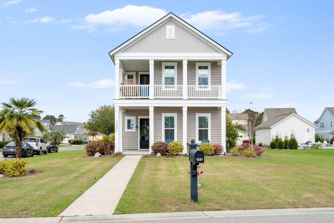 1541 Club Way Photo 4