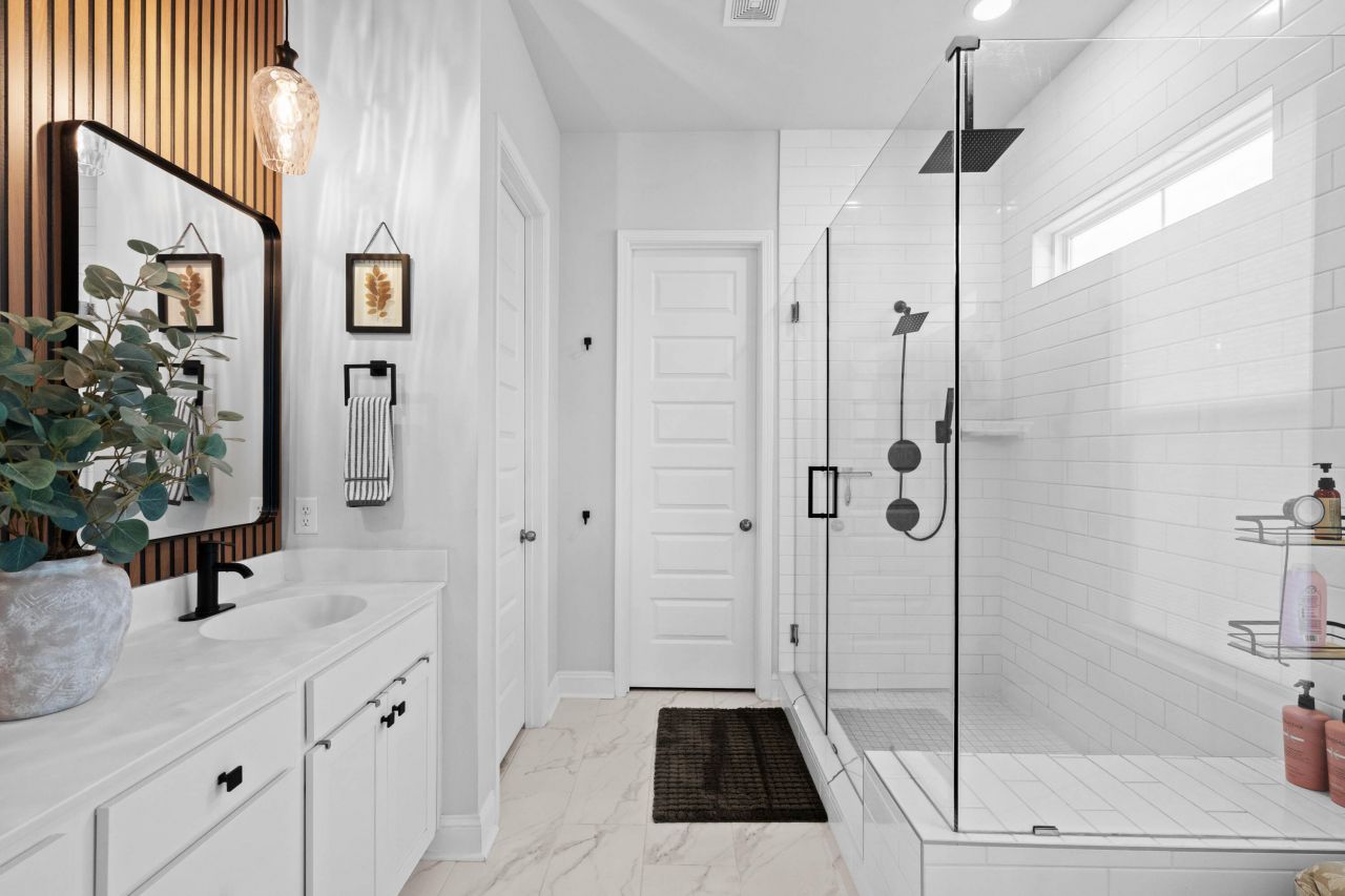 1541 Club Way Photo 40