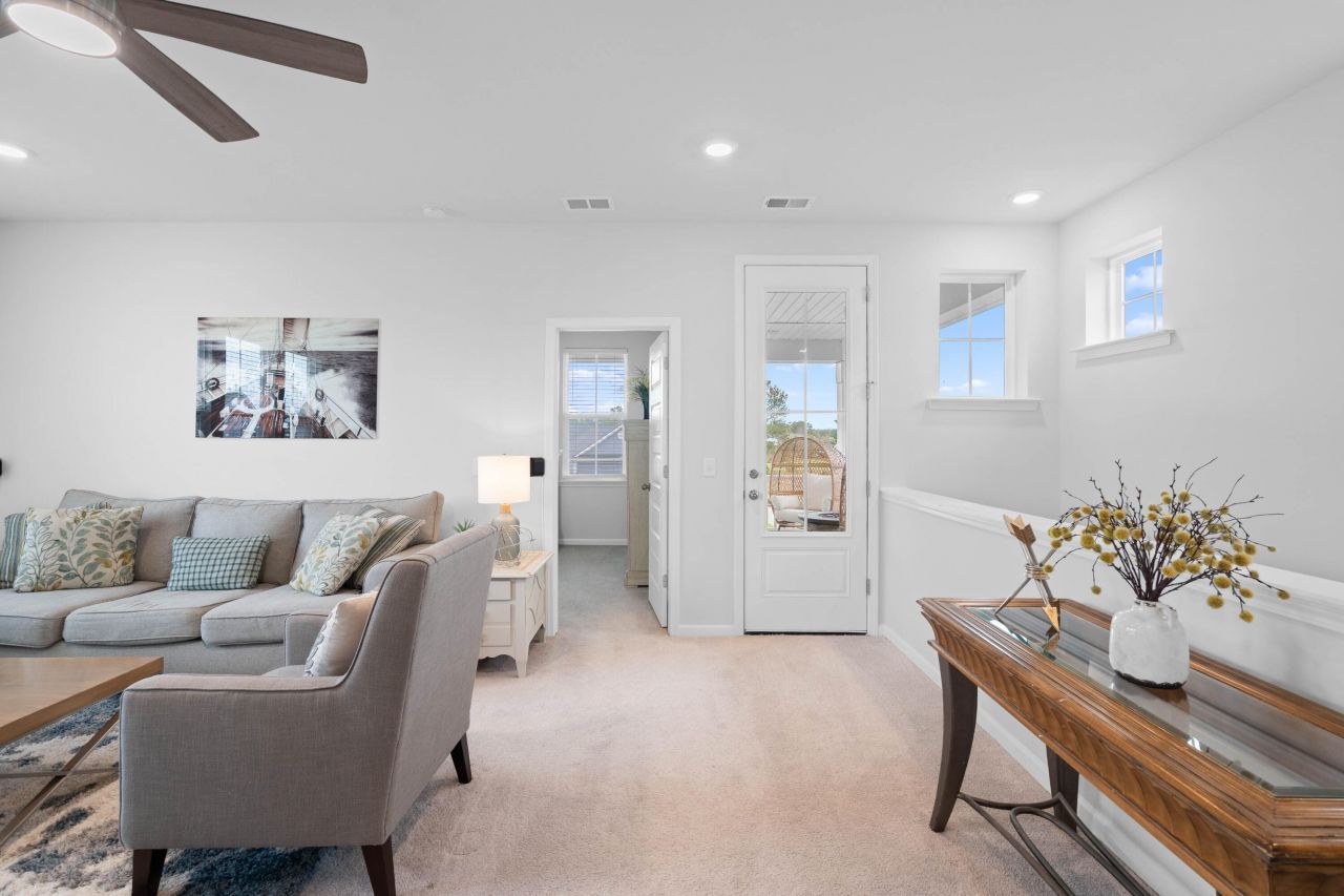 1541 Club Way Photo 45