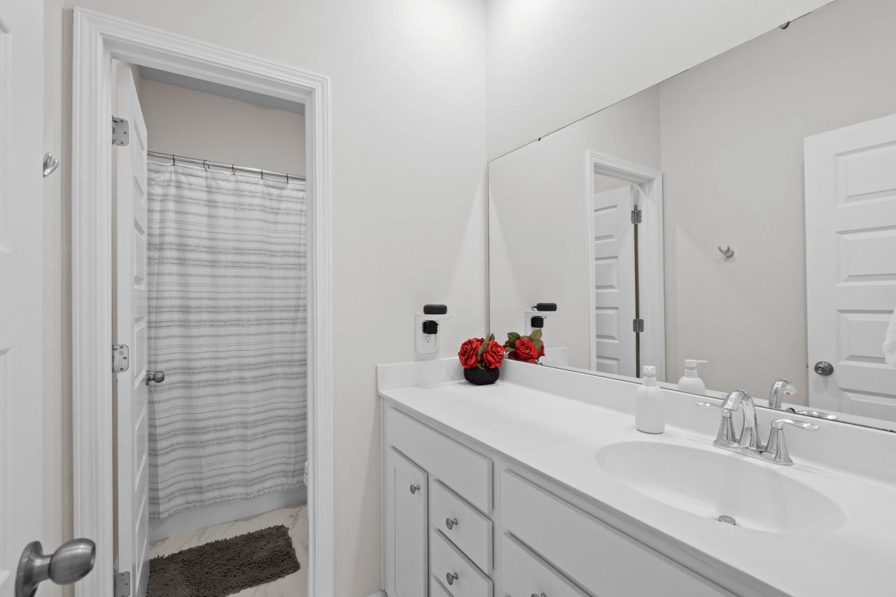 1541 Club Way Photo 54