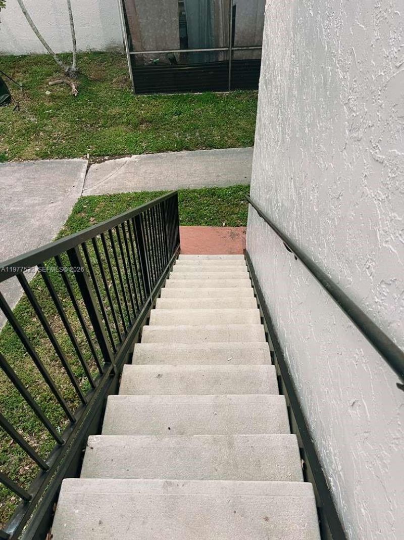 4435 Treehouse Ln, Unit 27 H, Tamarac, FL 33319 Photo