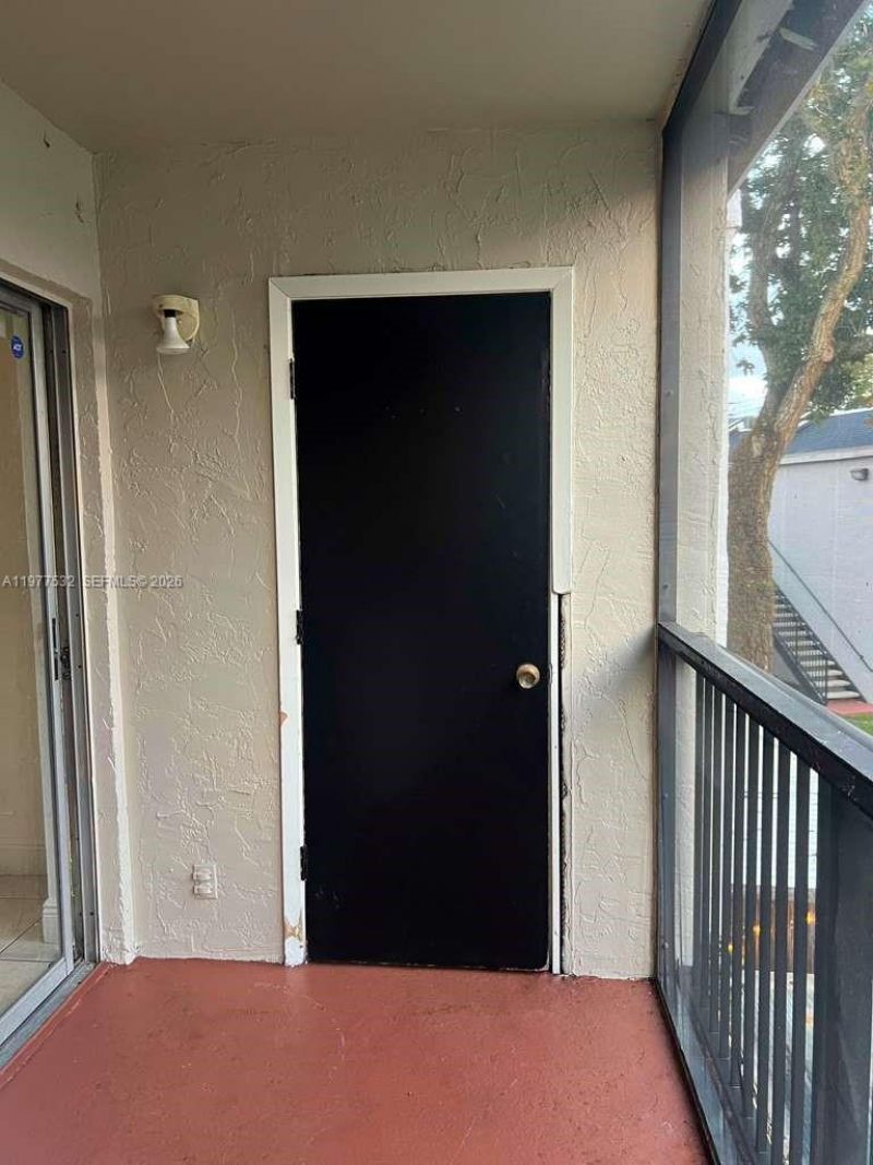 4435 Treehouse Ln, Unit 27 H, Tamarac, FL 33319 Photo