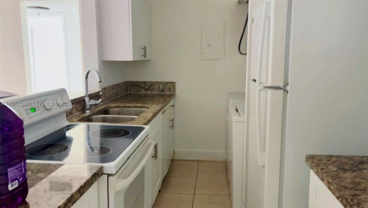 4435 Treehouse Ln, Unit 27 H, Tamarac, FL 33319 Photo