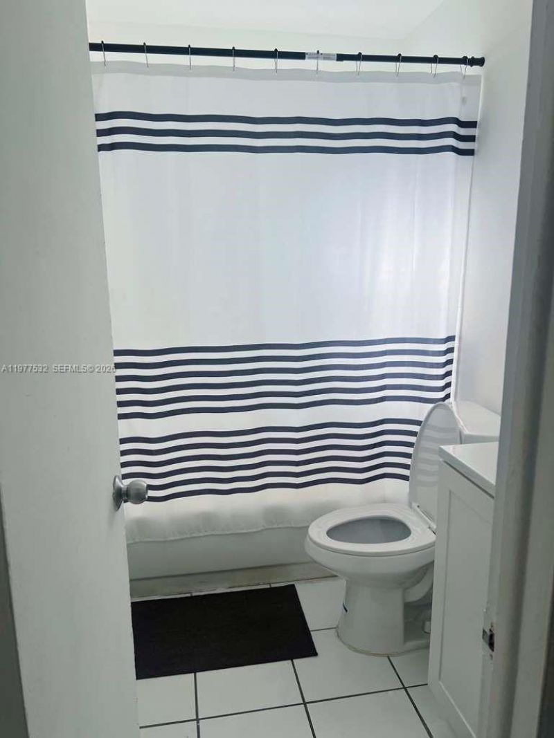 4435 Treehouse Ln, Unit 27 H, Tamarac, FL 33319 Photo