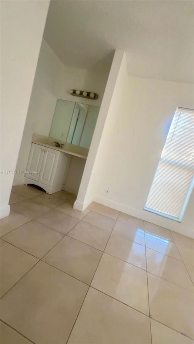 4435 Treehouse Ln, Unit 27 H, Tamarac, FL 33319 Photo