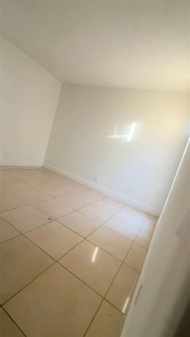 4435 Treehouse Ln, Unit 27 H, Tamarac, FL 33319 Photo