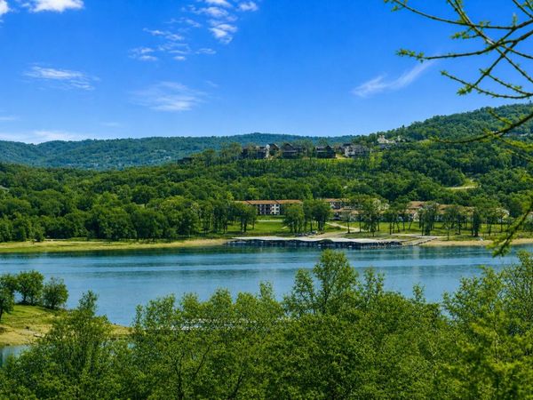 4 N Wilderness Trail, Kimberling City, MO 65686