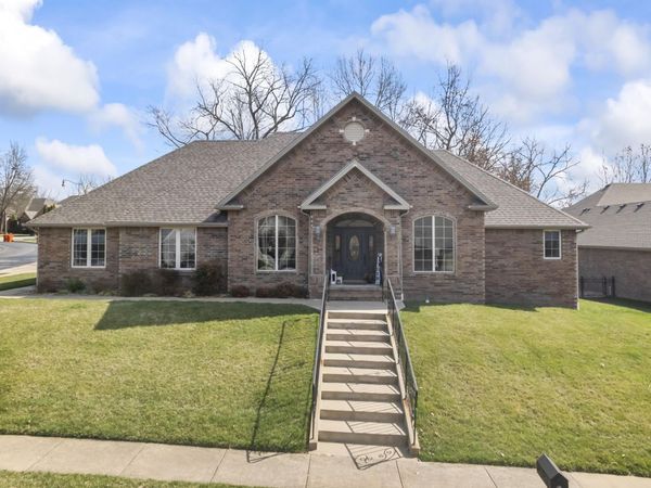 5348 S Woodfield Avenue, Springfield, MO 65810