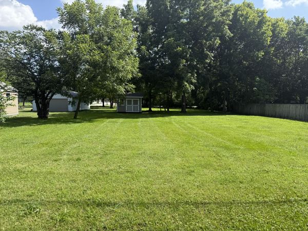 2402 E Commercial Street, Springfield, MO 65803