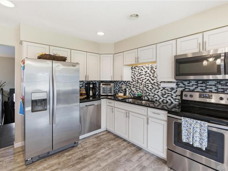 322 Reichard Drive, Vandalia, OH 45377 Photo 9