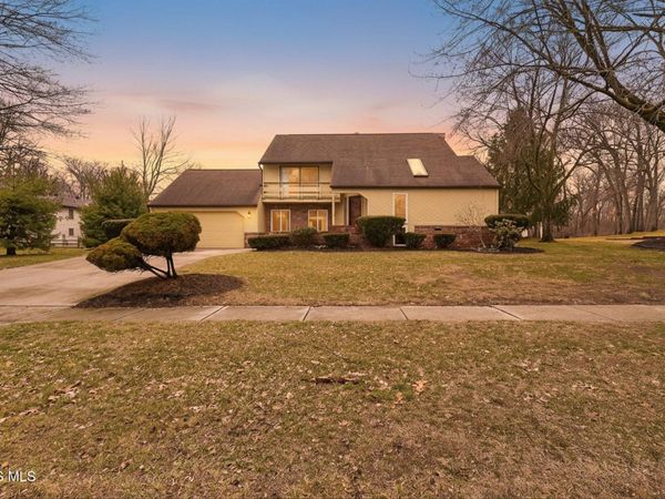 6927 Regents Park Boulevard, Toledo, OH 43617