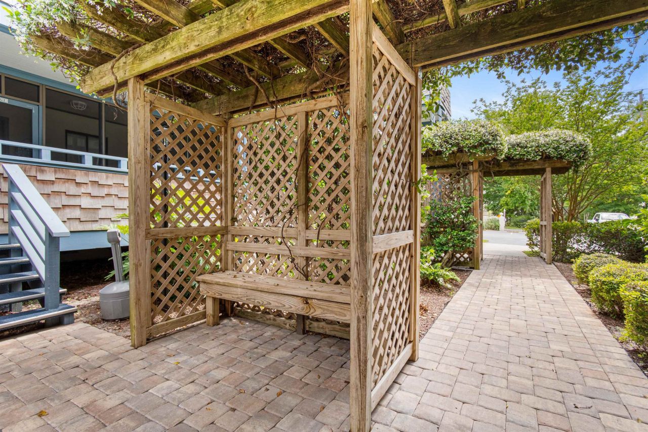 250 Maison Dr. Photo 47