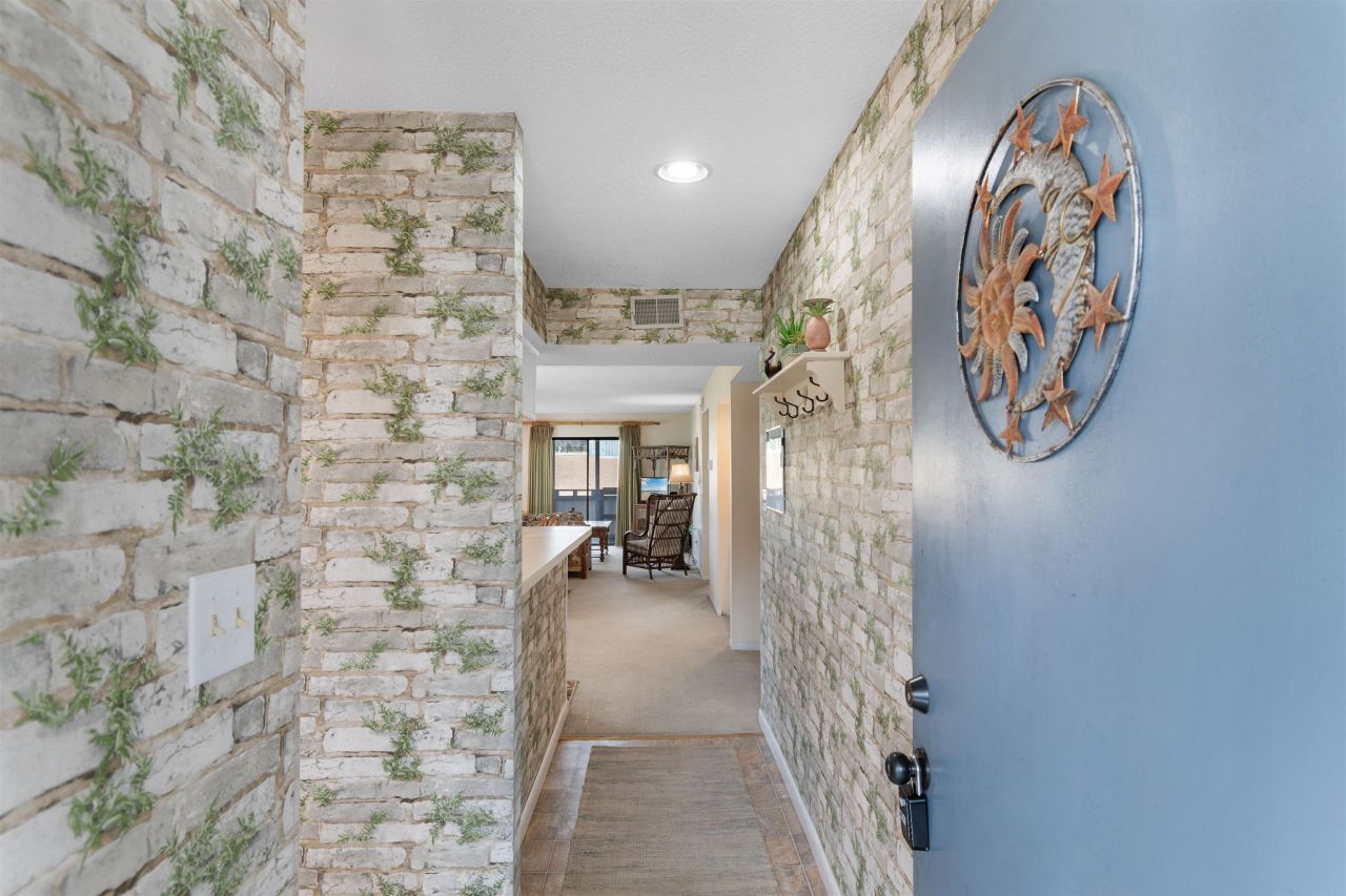 250 Maison Dr. Photo 5