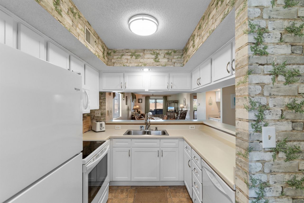 250 Maison Dr. Photo 7