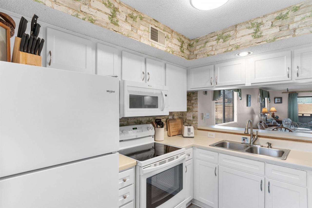 250 Maison Dr. Photo 9