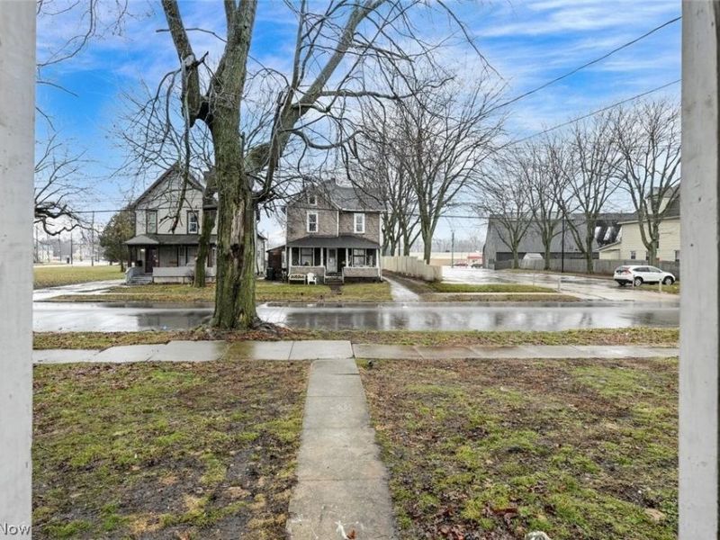 240 1st Street NW, Barberton, OH 44203 Photo 11