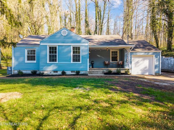 120 Stone Rd, Knoxville, TN 37920