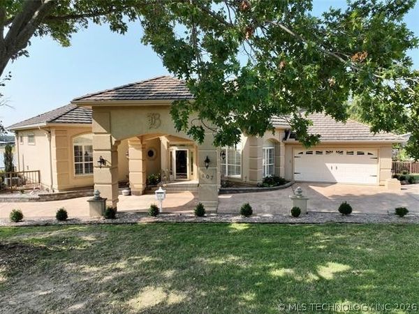 107 N J Street , Eufaula, OK 74432