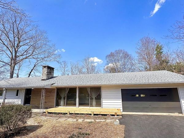 104 Pinehurst Lane, Signal Mountain, TN 37377