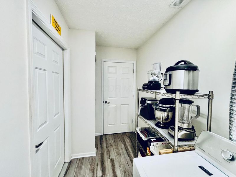 4625 Wenham Park, Unit 11, Columbus, OH 43230 Photo 28