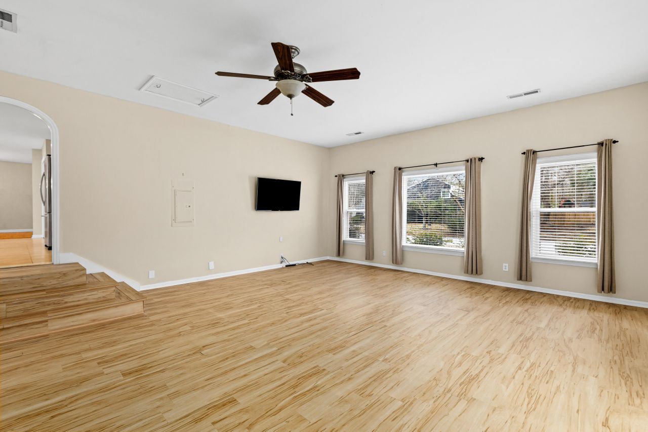 486 Mt Royall Drive Photo 18