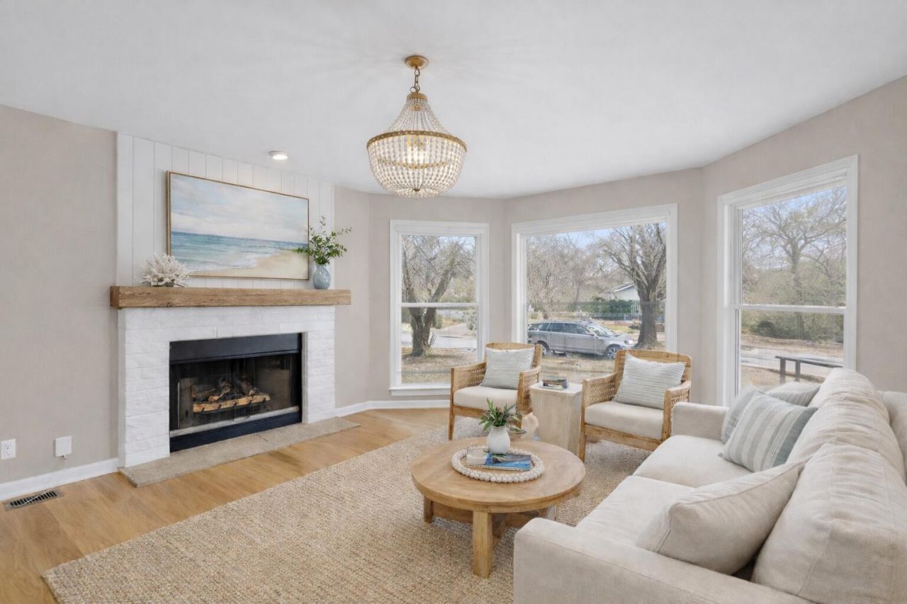 486 Mt Royall Drive Photo 4