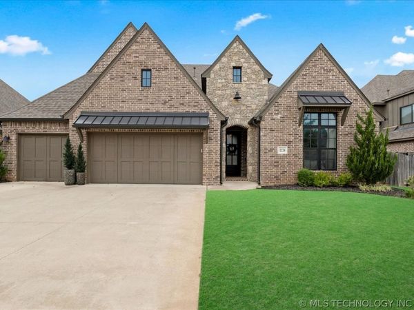 2224 W Decatur Street, Broken Arrow, OK 74011