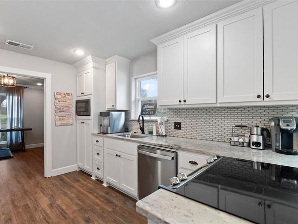 2201 Mountainview Drive, Hurst, TX 76054