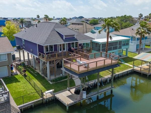 604 Warsaw Street, Bayou Vista, TX 77563