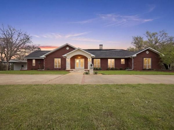 1609 Old Nacogdoches Road , Henderson, TX 75654