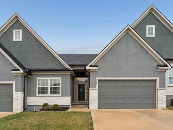 792 NE Algonquin Street, Lee's Summit, MO 64064