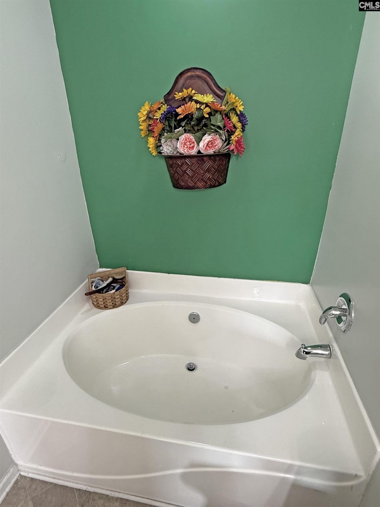 332 Summer Bend Road Photo 17