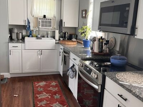 7 Leighton Ct, Gloucester, MA 01930