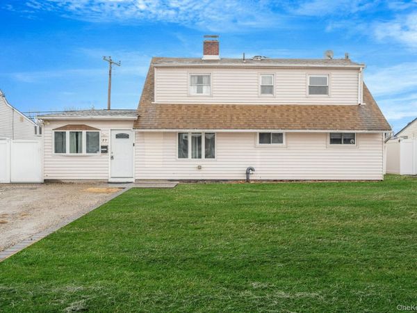 27 Mallard Road, Levittown, NY 11756