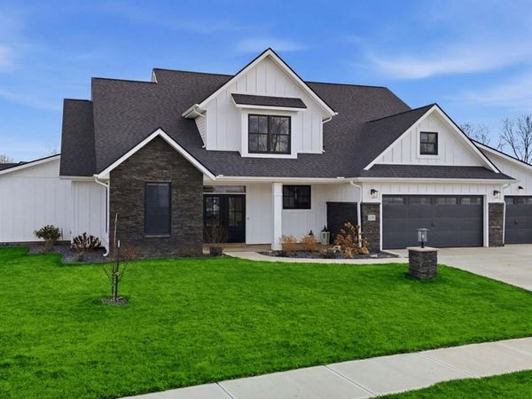 570 Contour Cove, Huntertown, IN 46748