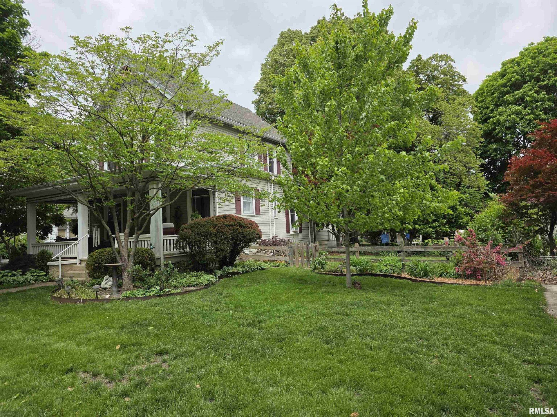 225 E Harpole Street, Williamsville, IL 62693 Main Photo