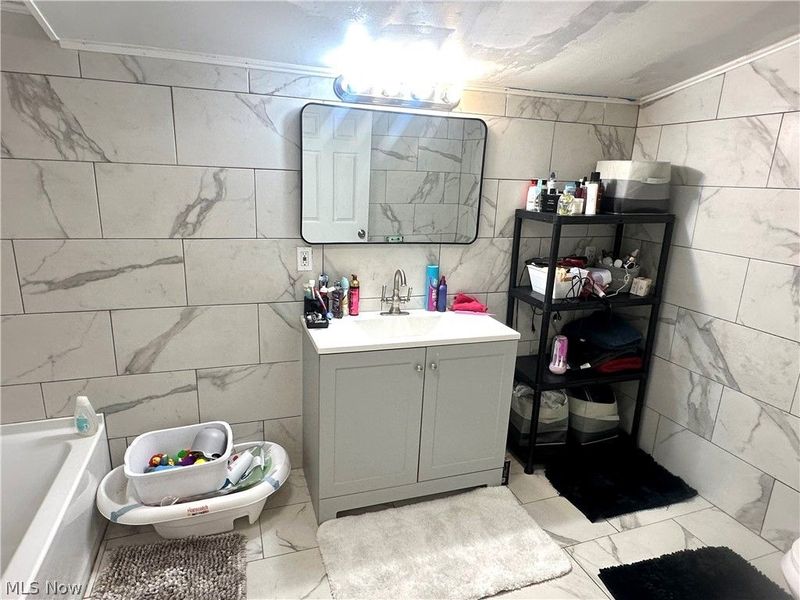 3856 W 23rd Street, Cleveland, OH 44109 Photo 12