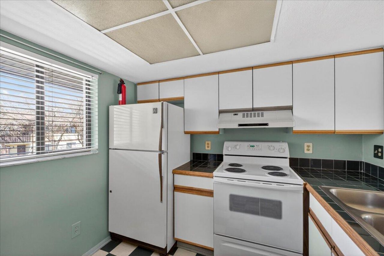 2925 Dove Haven Court Photo 7