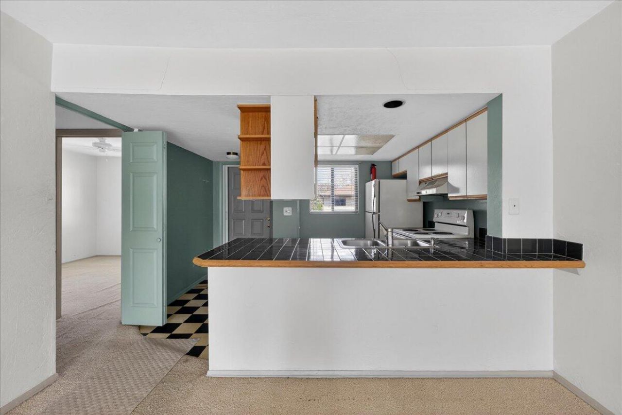 2925 Dove Haven Court Photo 8