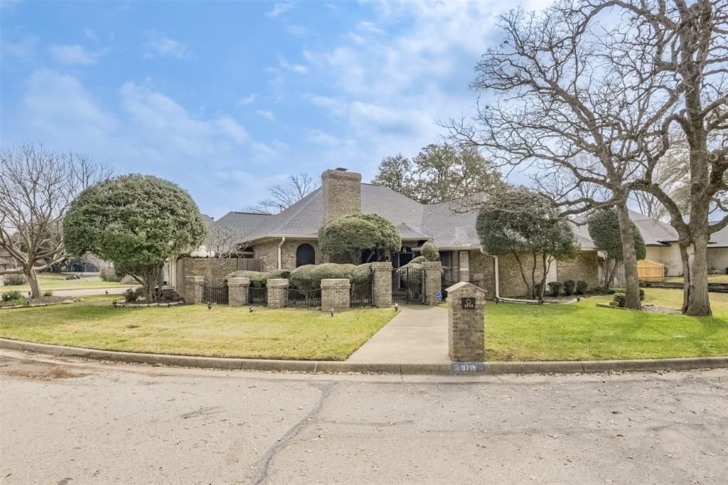 3719 Danbury Drive, Arlington, TX 76016 Main Photo