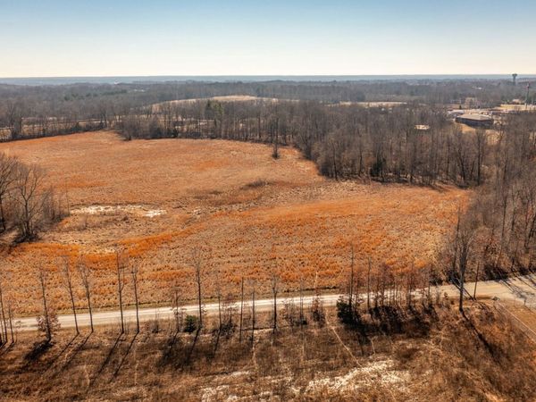 1 York Rd , Pleasant View, TN 37146