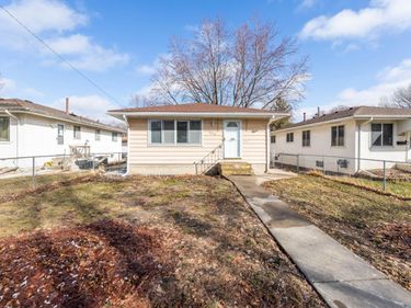 5214 Oliver Avenue N, Minneapolis, MN 55430