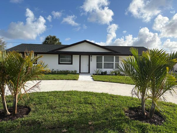 4318 Crestdale Street, Palm Beach Gardens, FL 33410